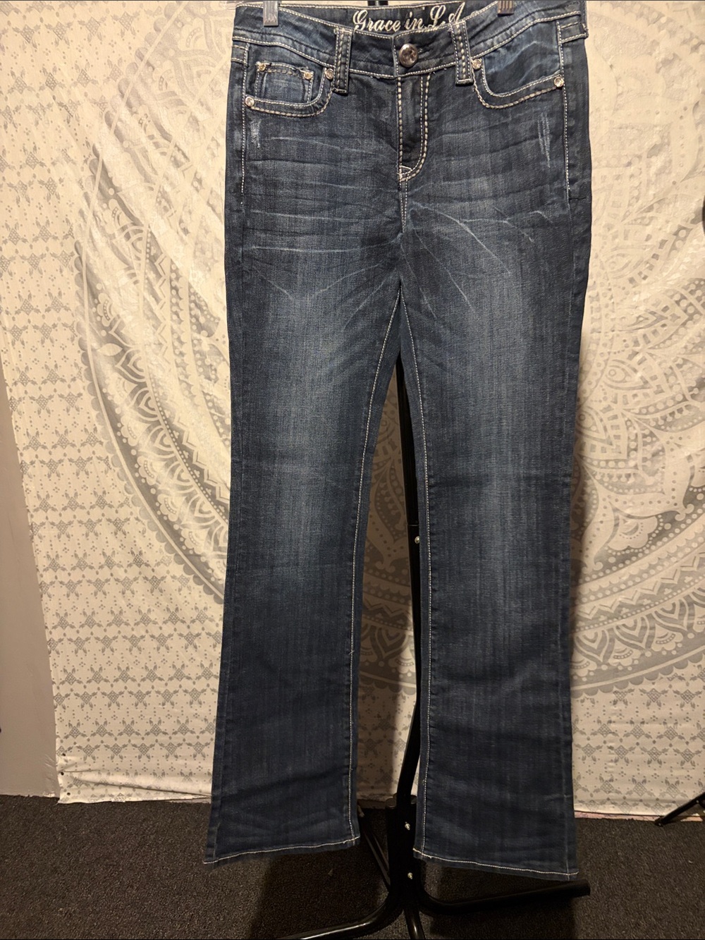 Grace in LA Embellished Bootcut Jeans Size 6M Dark Wash Rhinestone Easy Fit